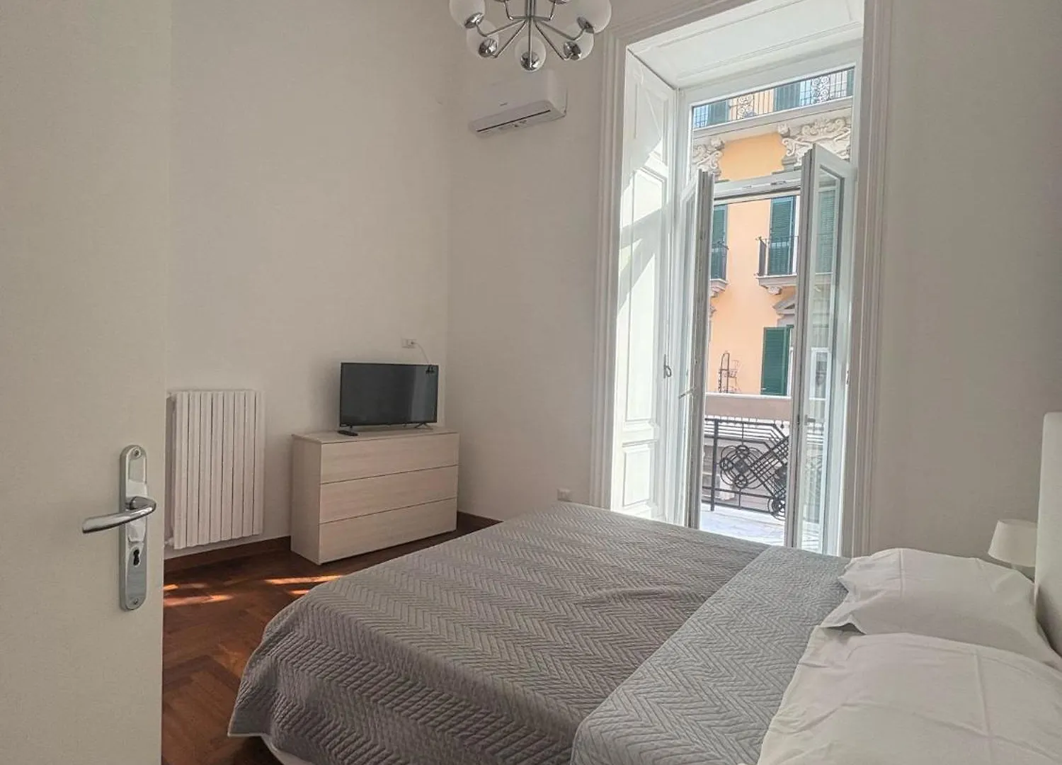 Santa Lucia 15 Apartament Naples 0*,  Italy